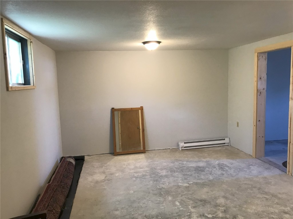 337 E 3rd Street Property Photo 16