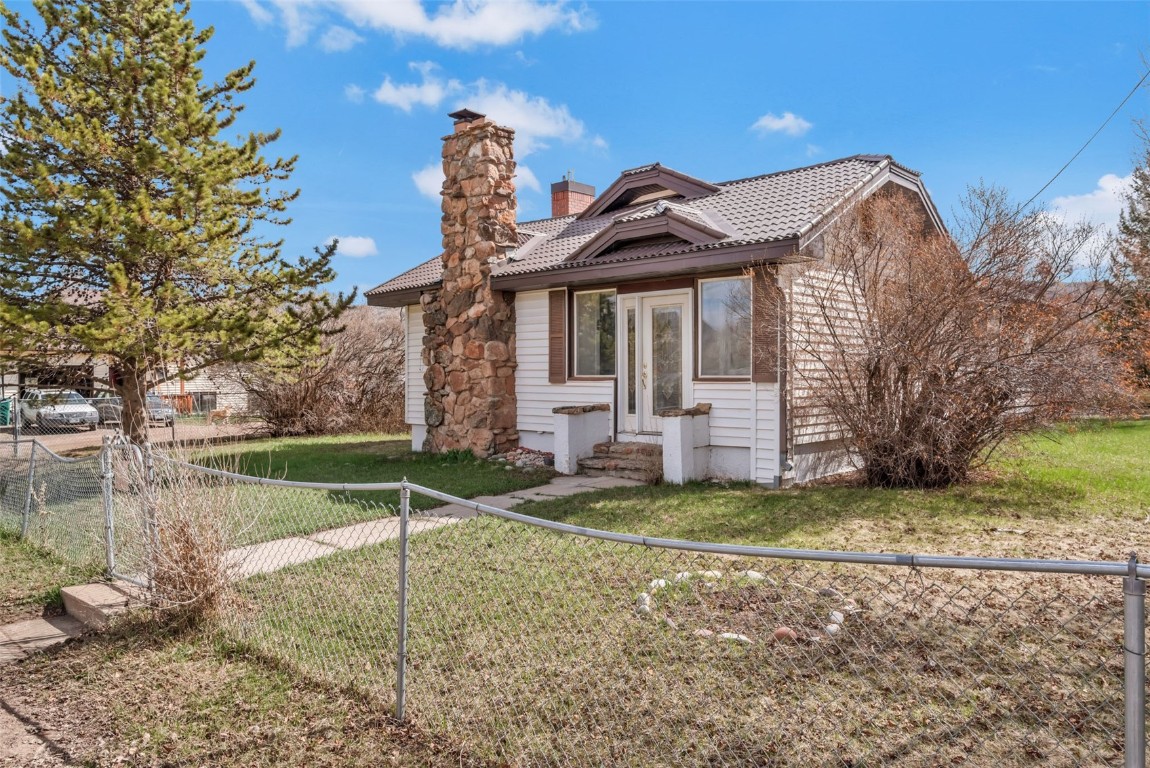 401 Moffat Avenue Property Photo 1