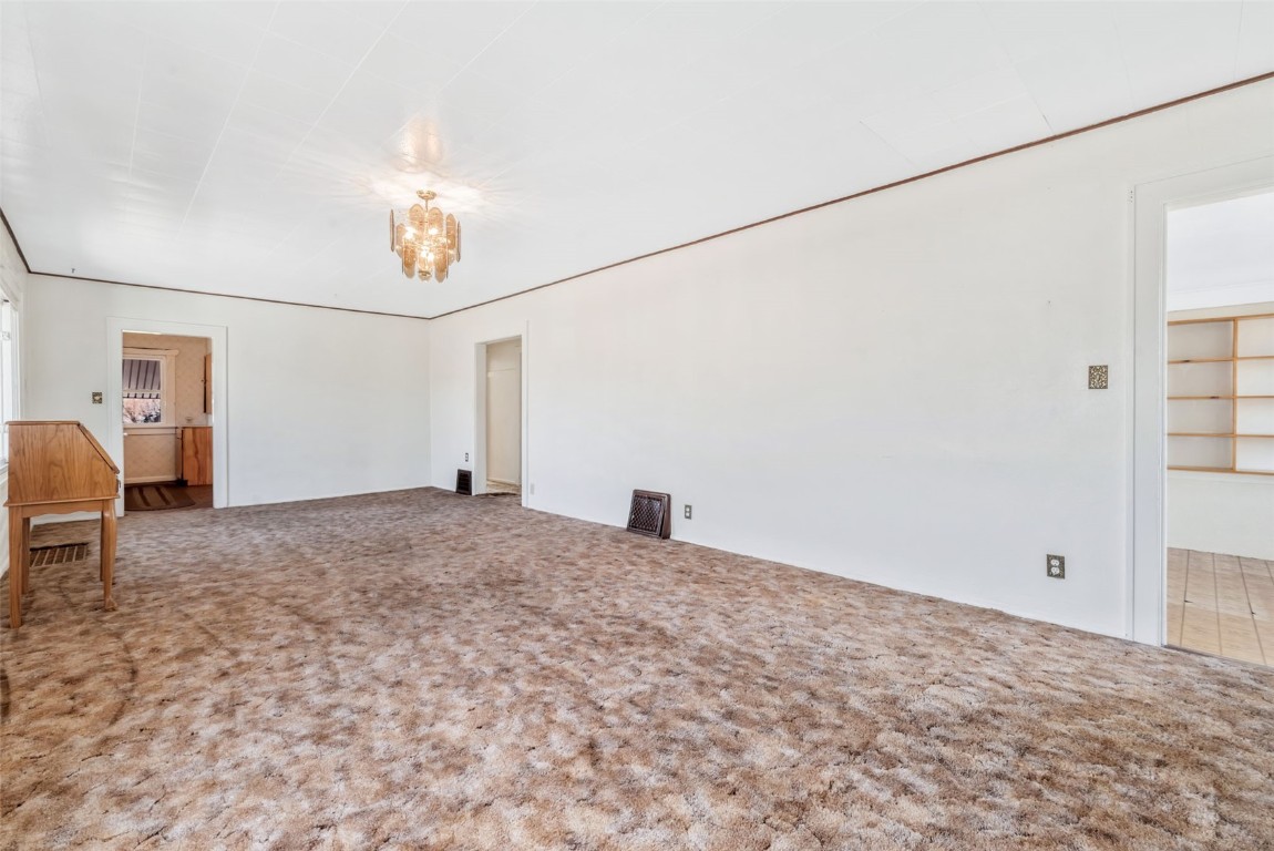 401 Moffat Avenue Property Photo 5