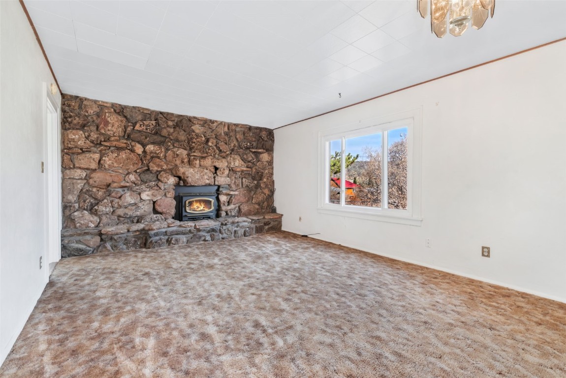 401 Moffat Avenue Property Photo 7