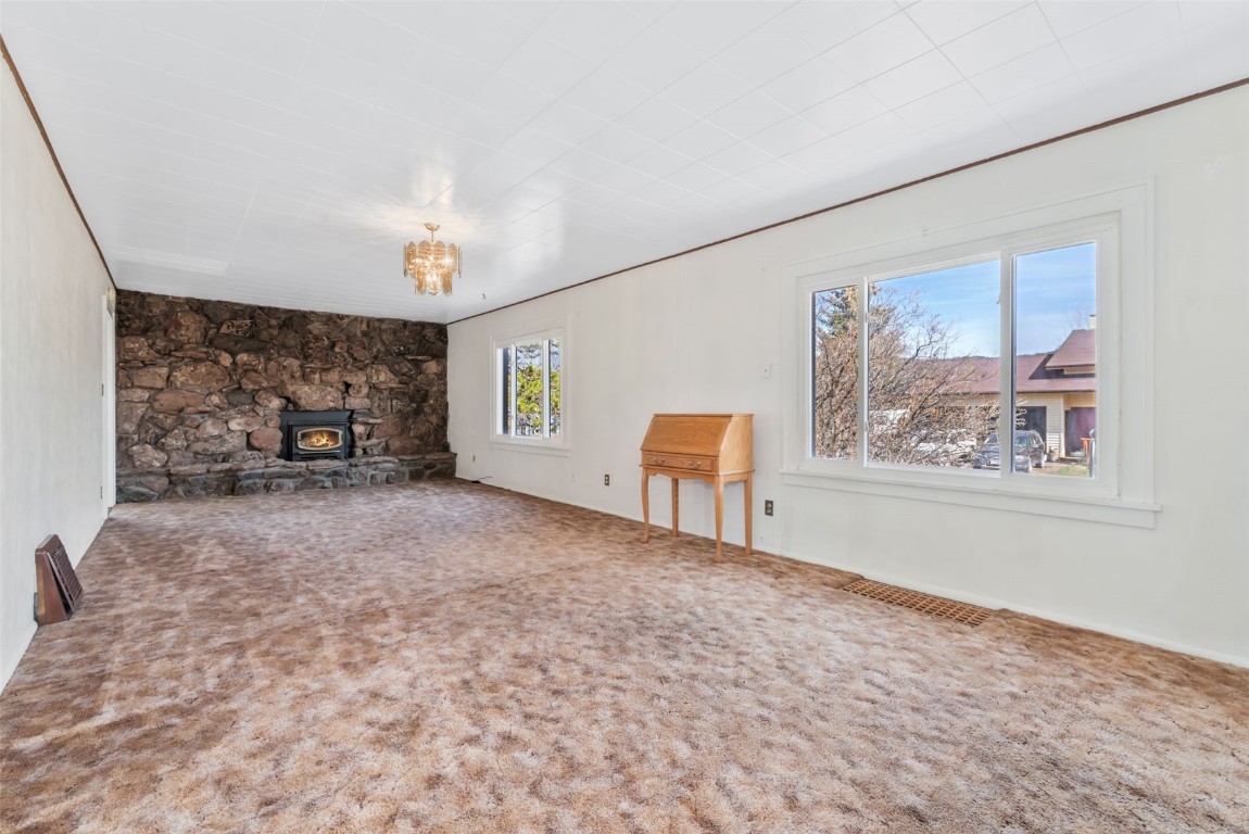 401 Moffat Avenue Property Photo 8