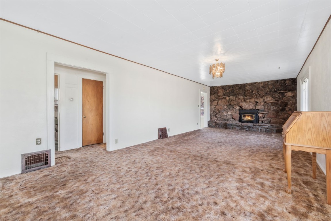 401 Moffat Avenue Property Photo 9