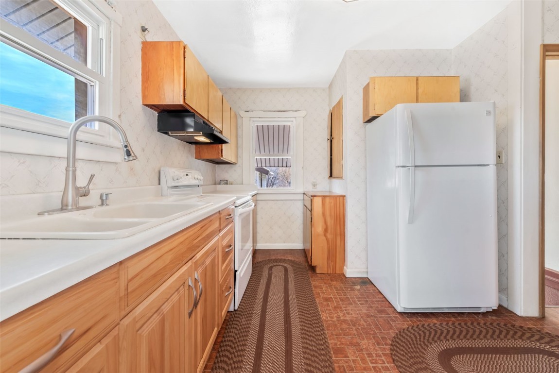 401 Moffat Avenue Property Photo 10