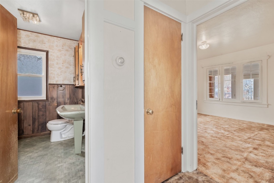 401 Moffat Avenue Property Photo 14