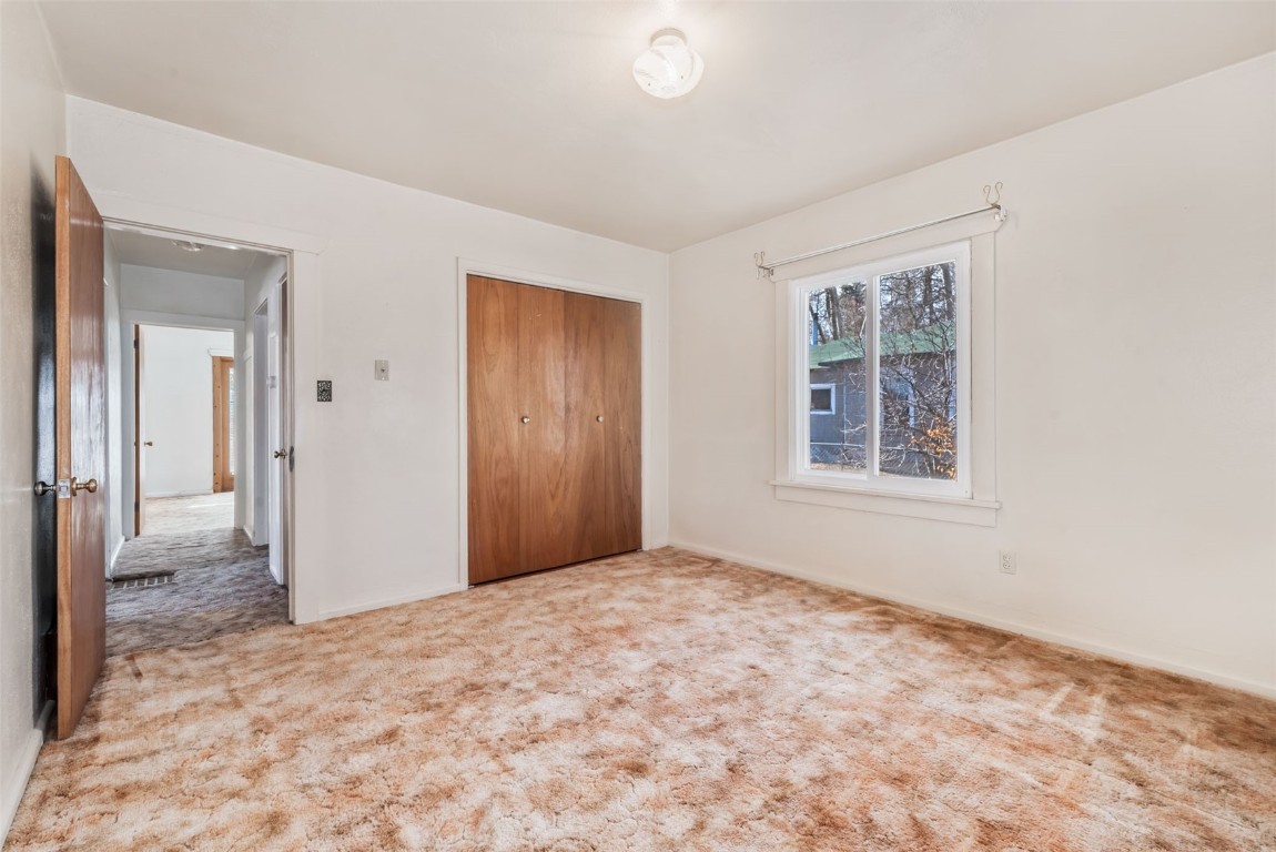401 Moffat Avenue Property Photo 17