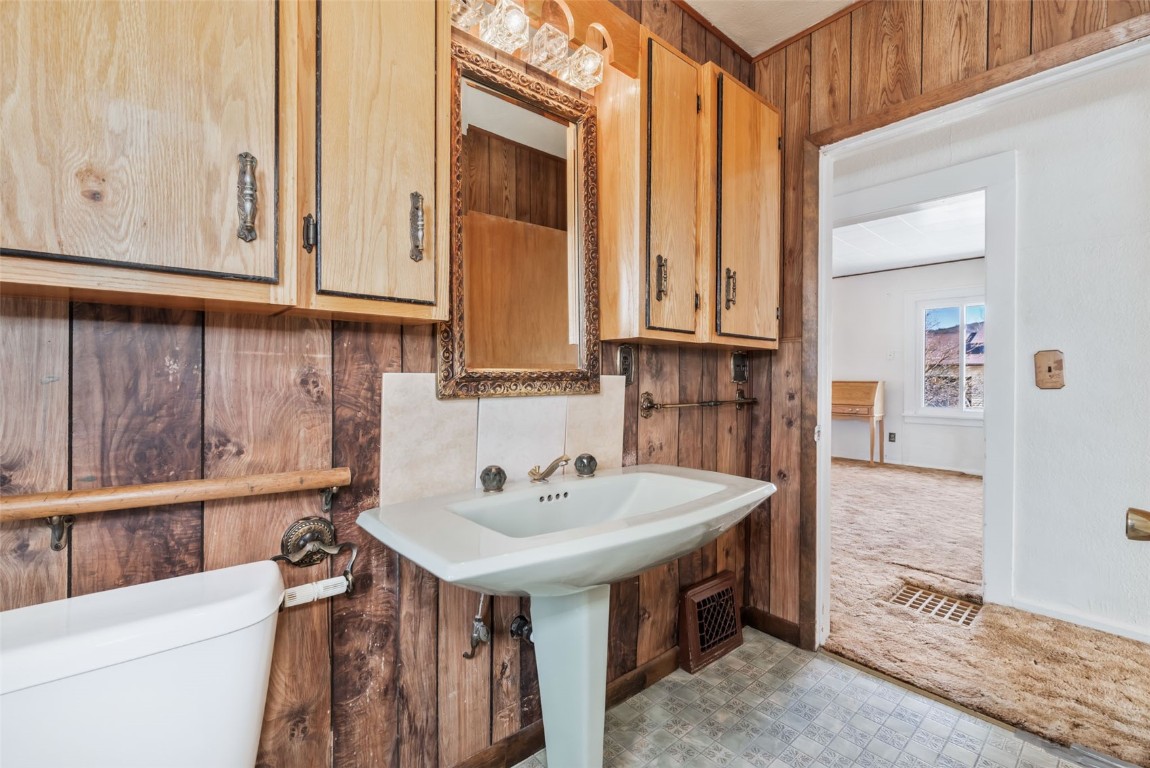 401 Moffat Avenue Property Photo 21