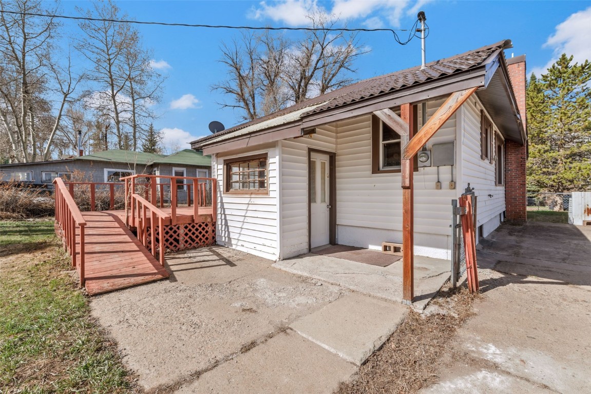 401 Moffat Avenue Property Photo 23