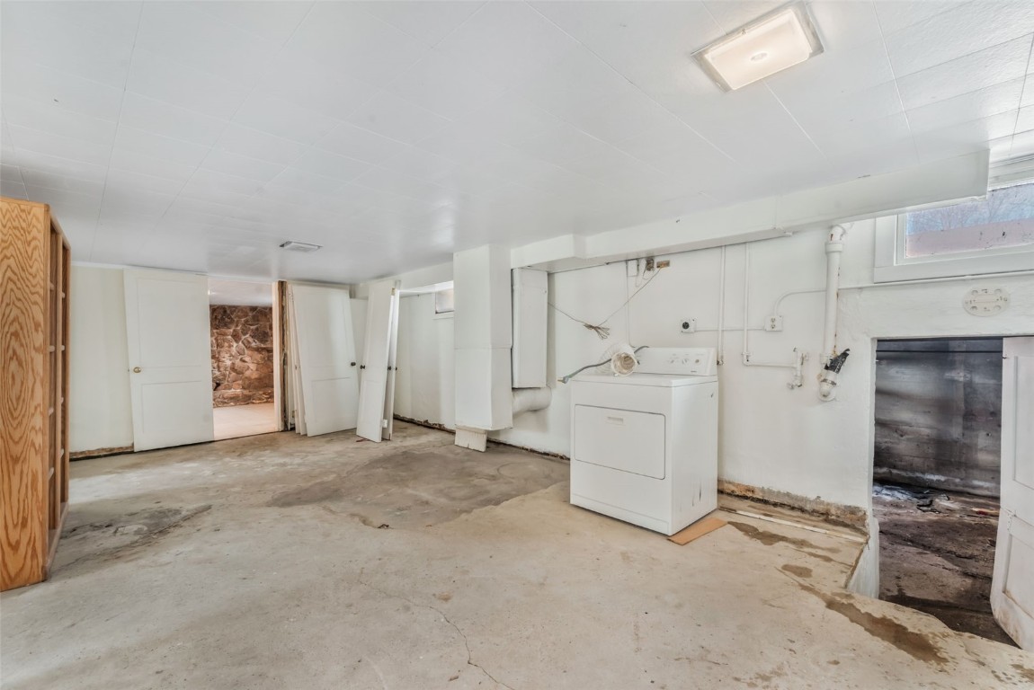 401 Moffat Avenue Property Photo 32