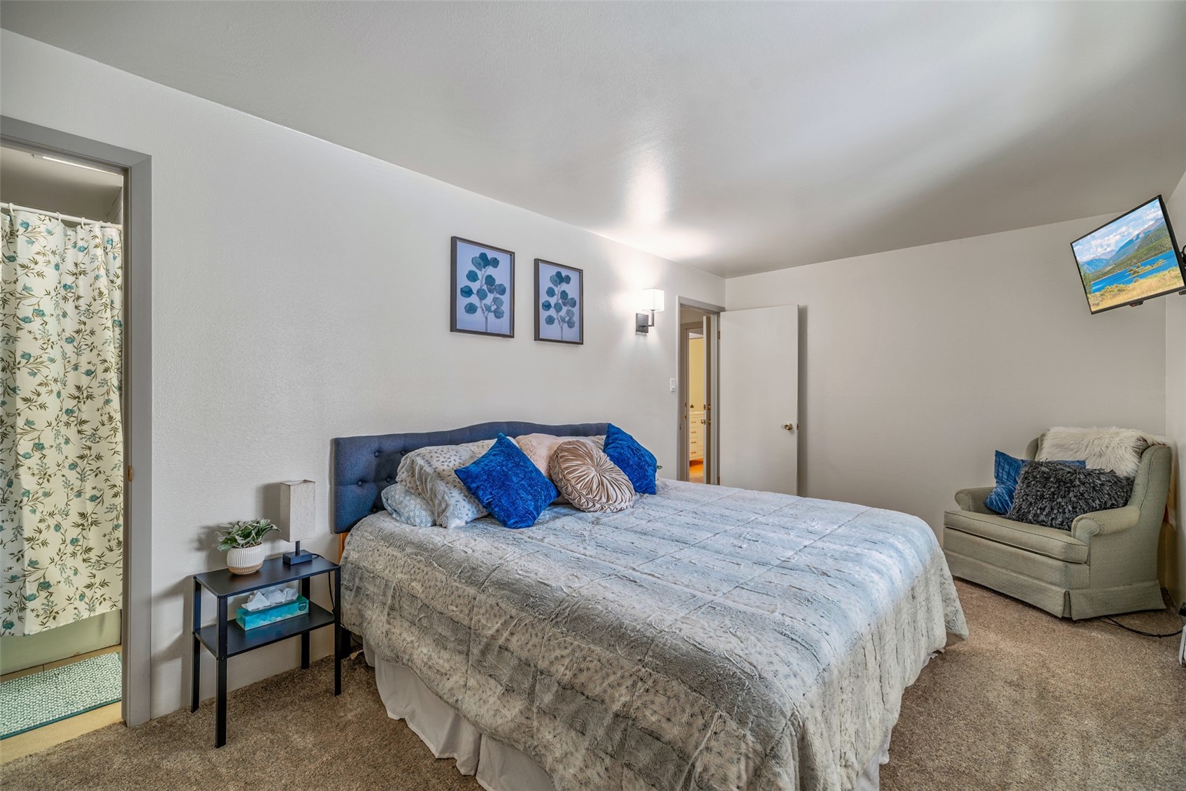370 E La Bonte Street A Property Photo 14