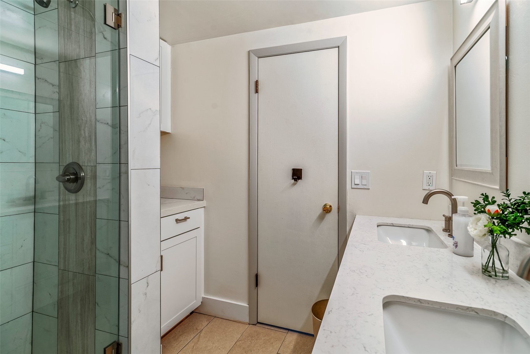 370 E La Bonte Street A Property Photo 20