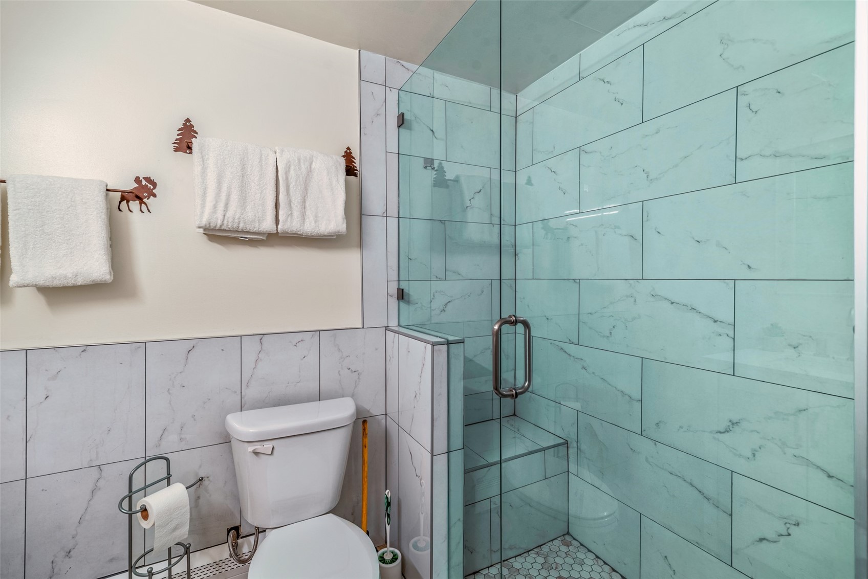 370 E La Bonte Street A Property Photo 21