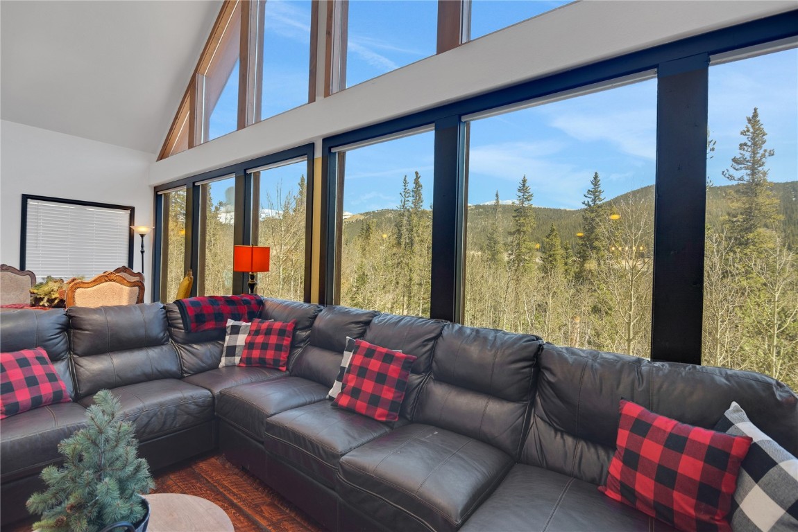 496 Quartzville Road Property Photo 1