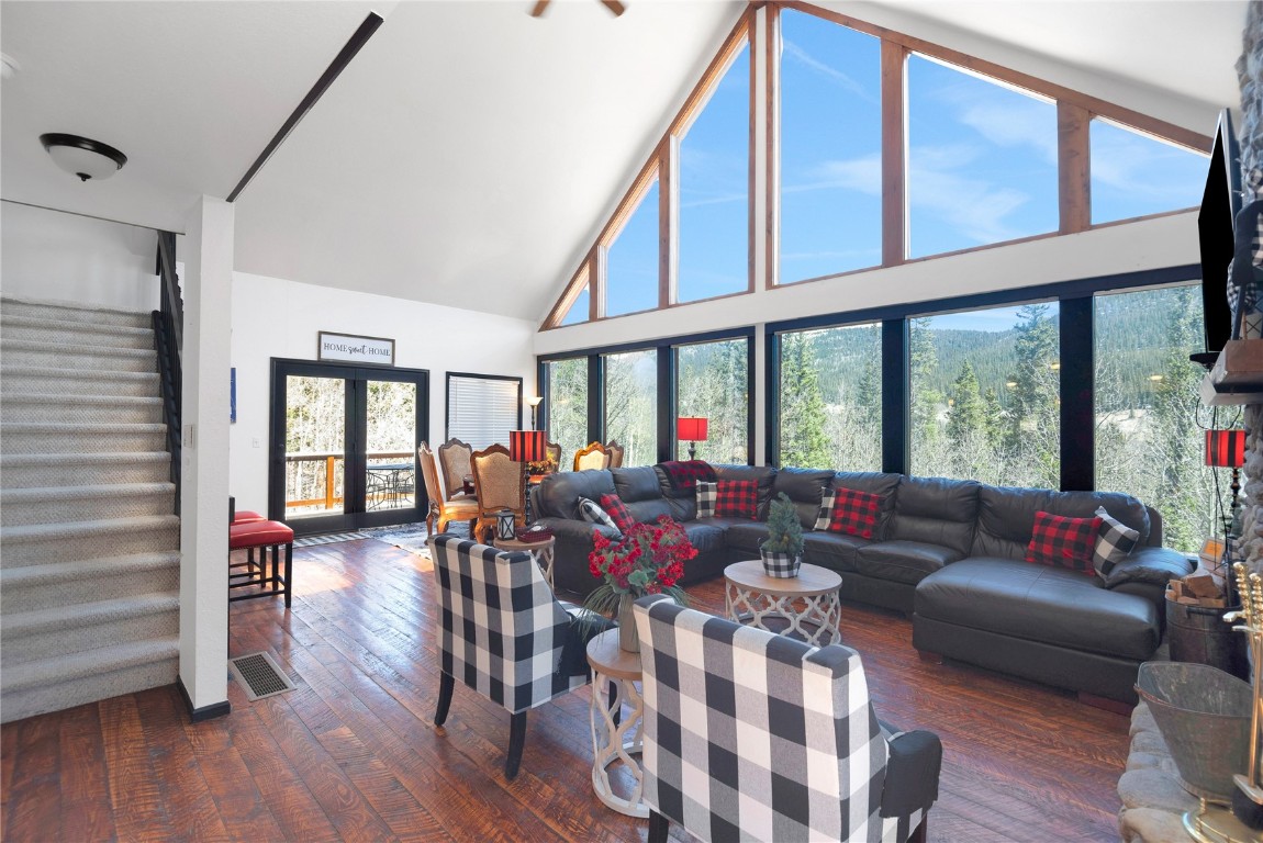 496 Quartzville Road Property Photo 2