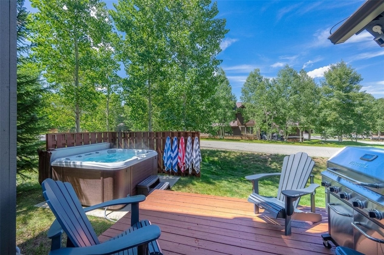 17 Linden LANE Property Photo 1