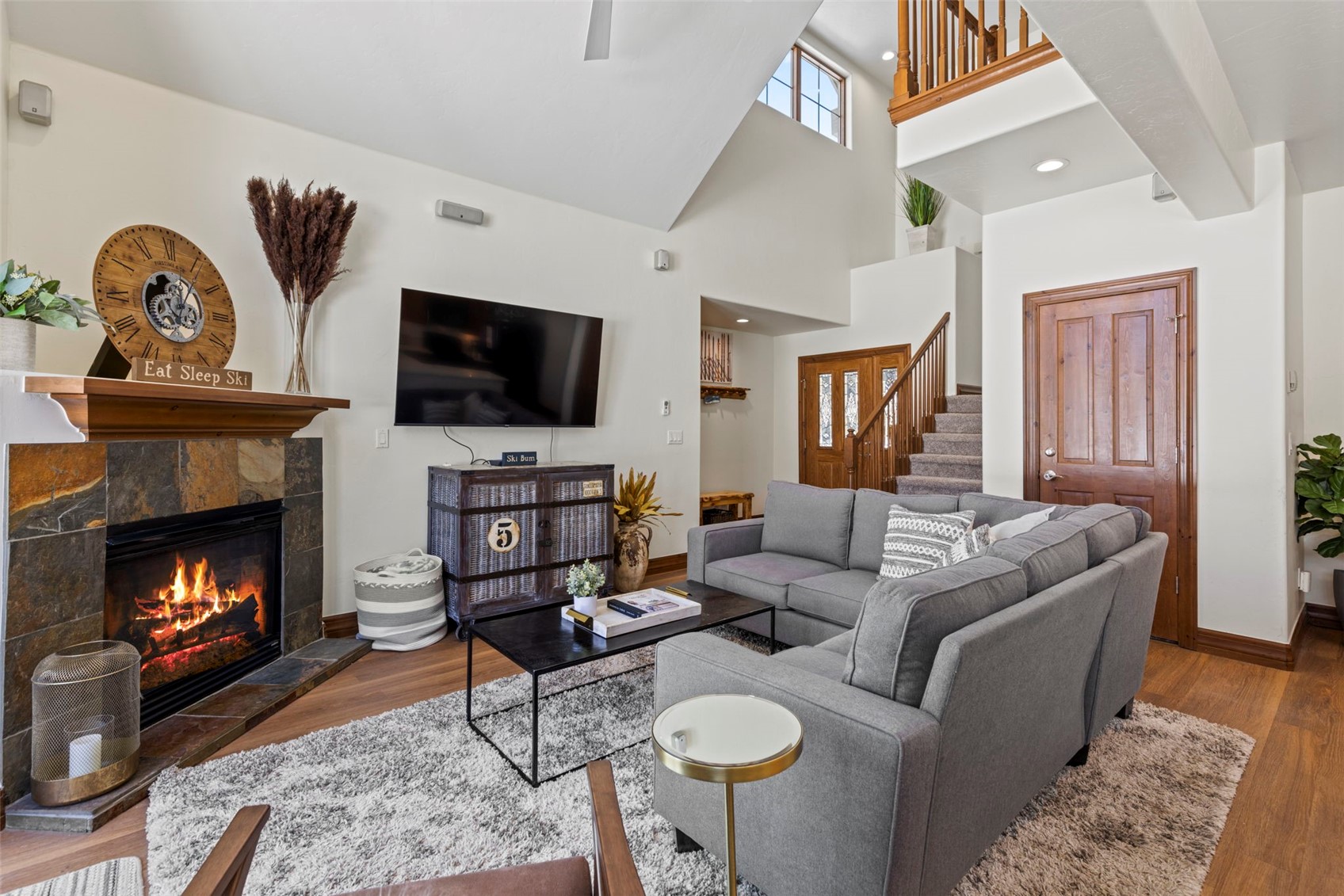 17 Linden Lane Property Photo 4