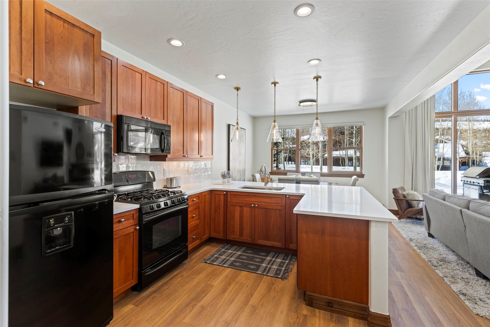 17 Linden Lane Property Photo 16