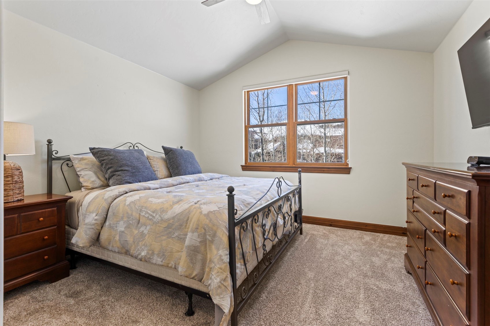 17 Linden Lane Property Photo 28