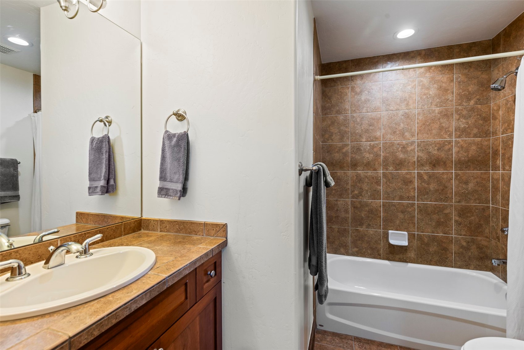 17 Linden Lane Property Photo 32