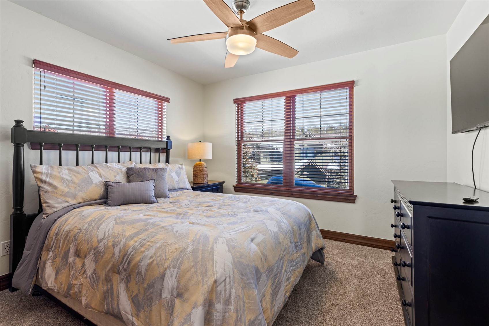 17 Linden Lane Property Photo 35