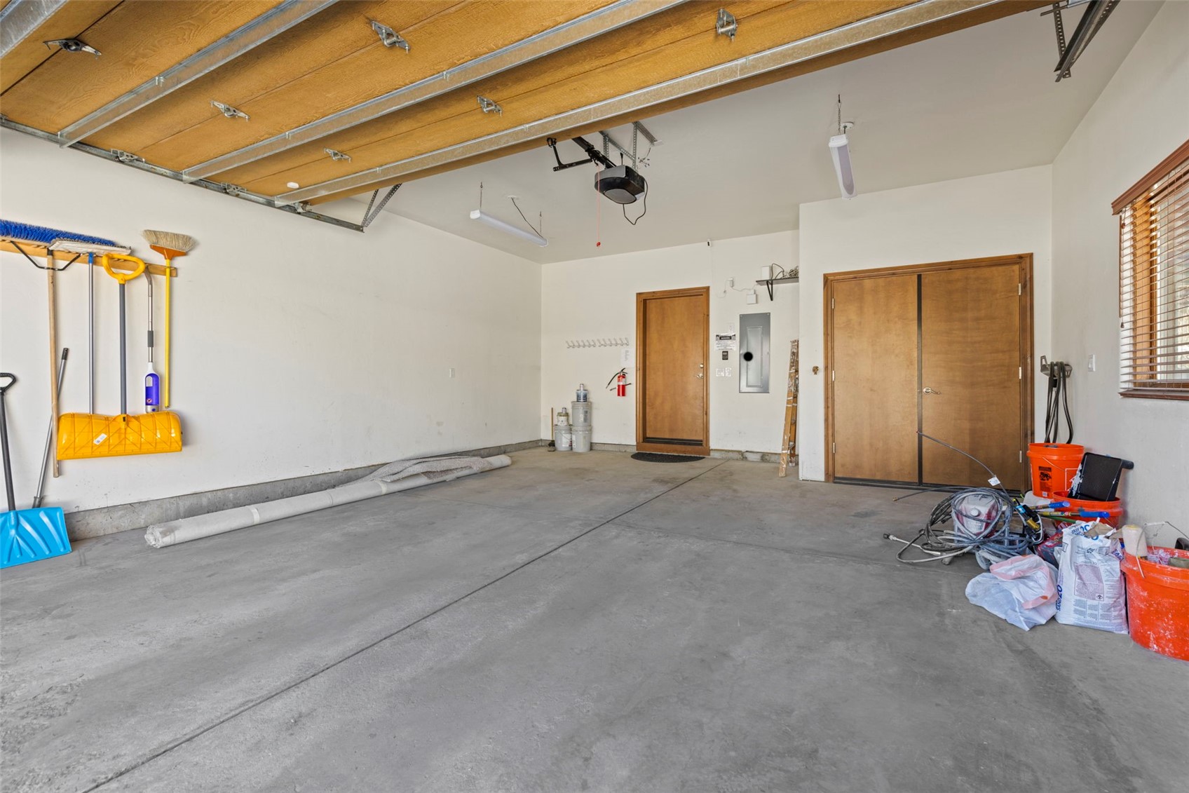 17 Linden Lane Property Photo 38