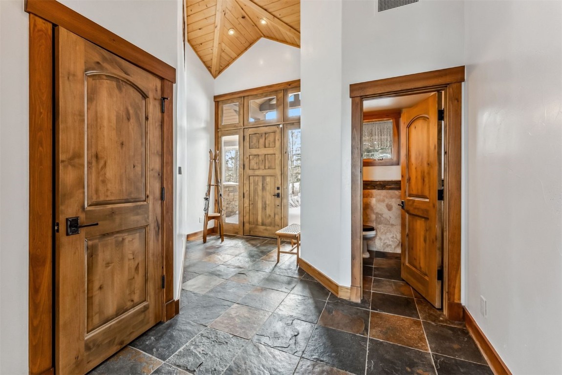 252 Lake View Drive Property Photo