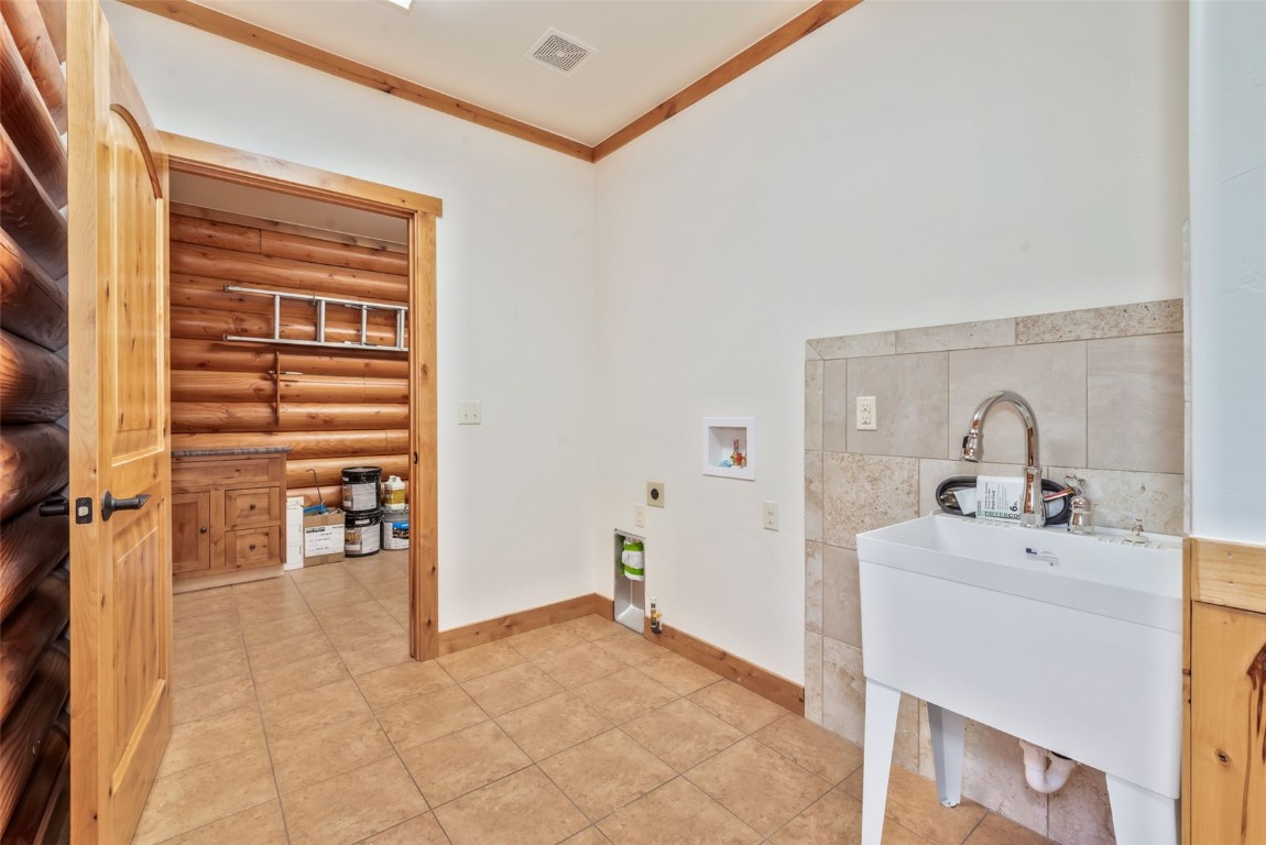 126 E 1st Street Property Photo 32