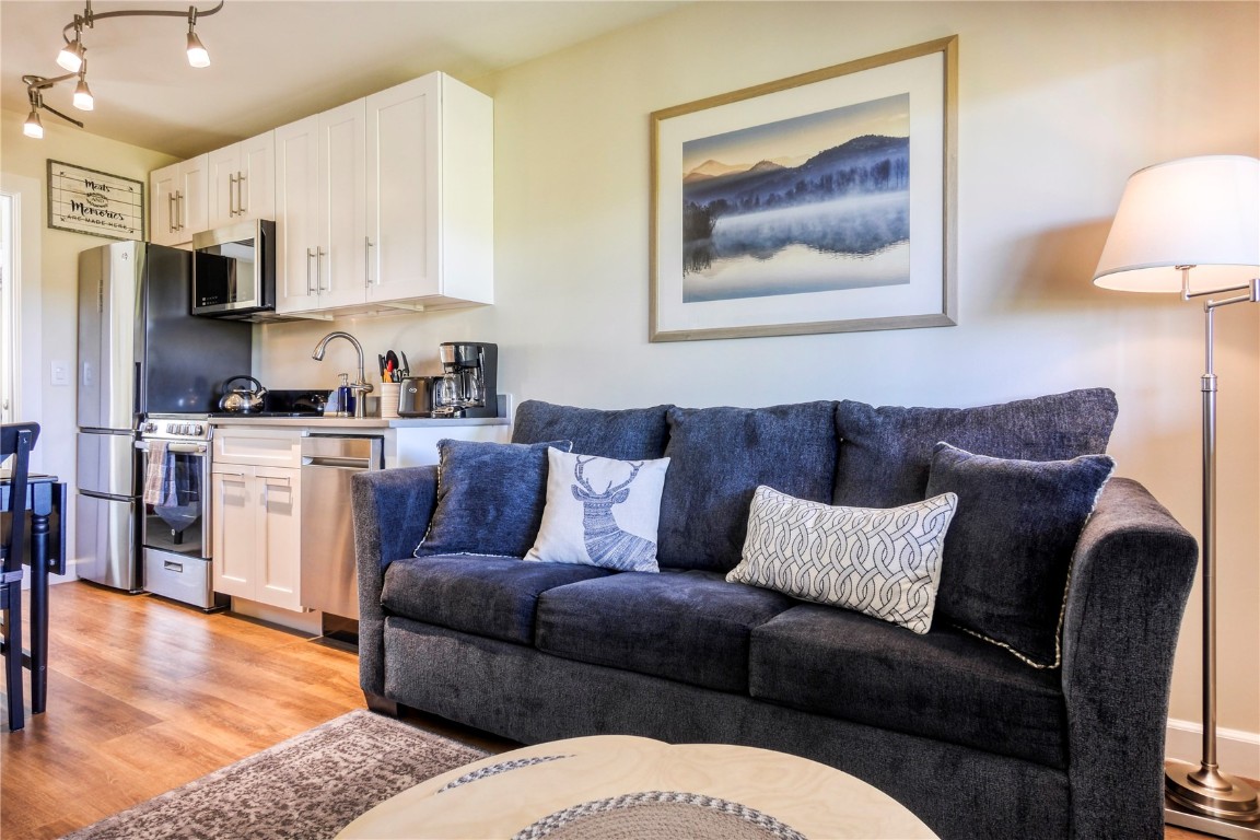 3295 Apres Ski WAY B10