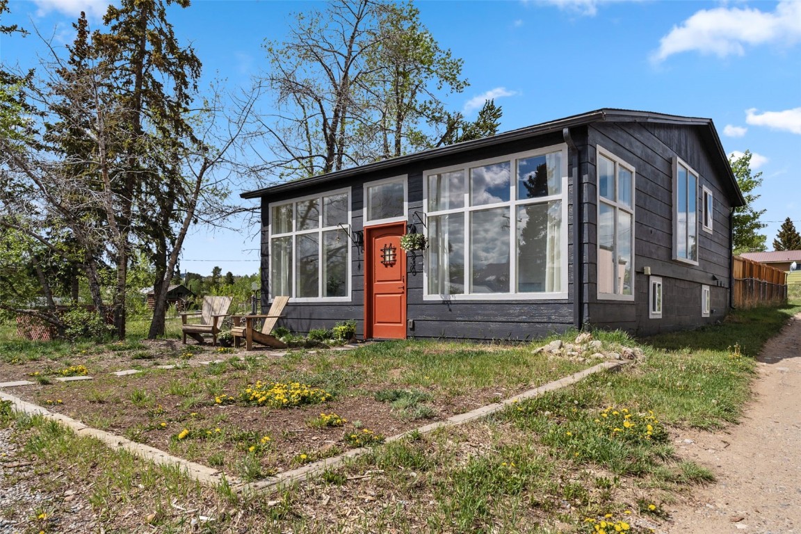 530 Castello Avenue Property Photo