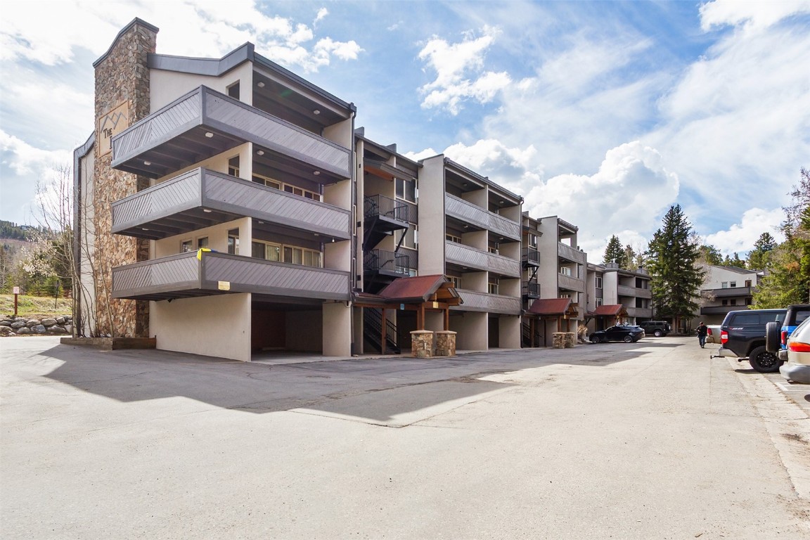 705 Snowberry Lane 303 Property Photo 2