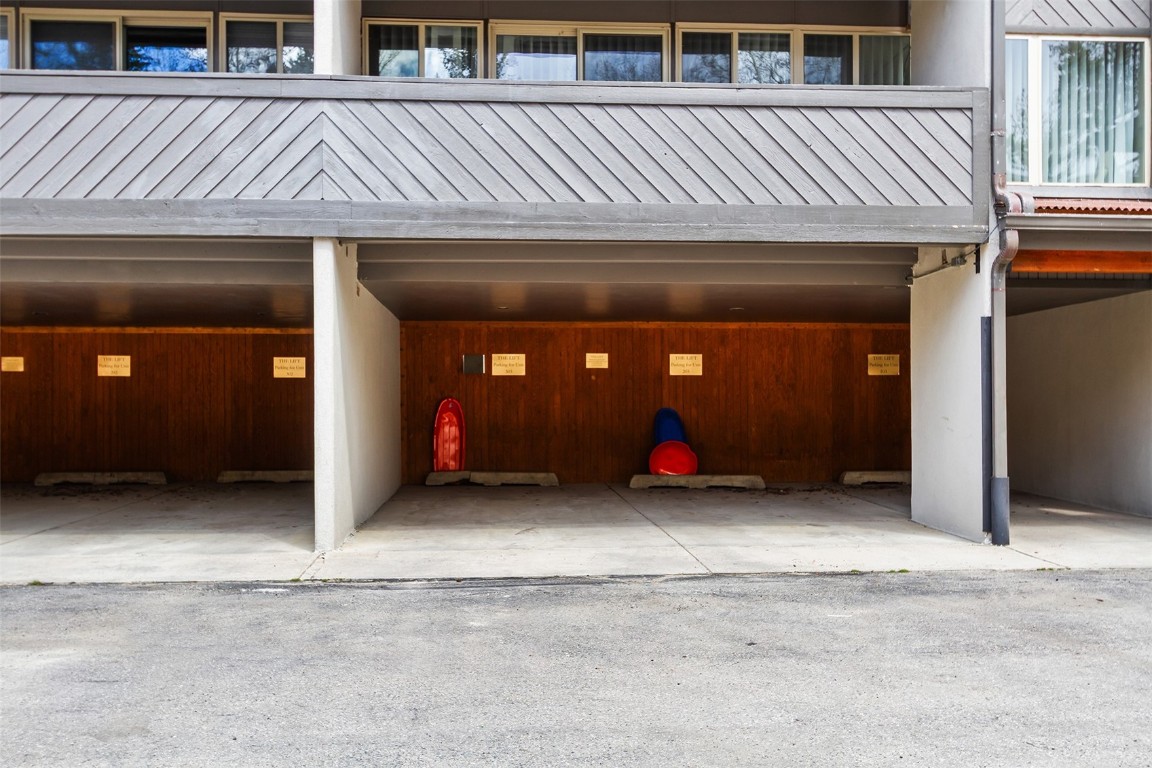 705 Snowberry Lane 303 Property Photo 28