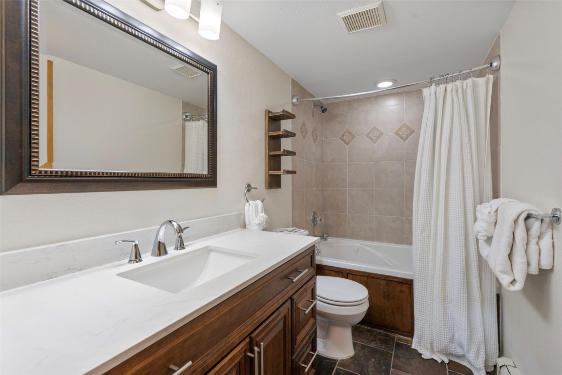 293 Pelican Circle 1804 Property Photo 24