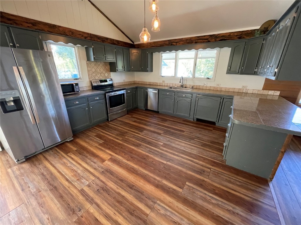 810 Broad Street Property Photo 7