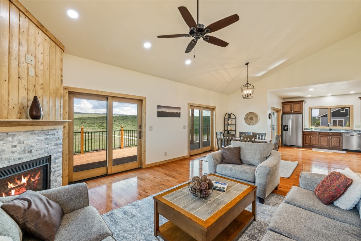 347 Mariposa Drive Property Photo 14