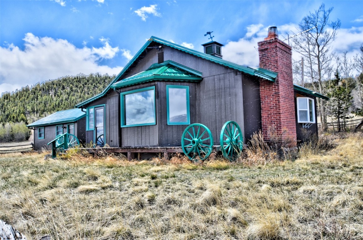375 Aspen Way Property Photo