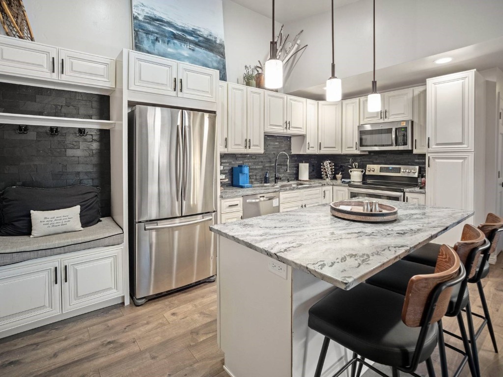 1061 W Beaver Creek BOULEVARD F203