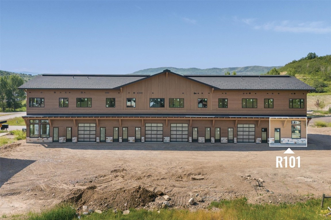 2110 Taxi Way R101 Property Photo 1