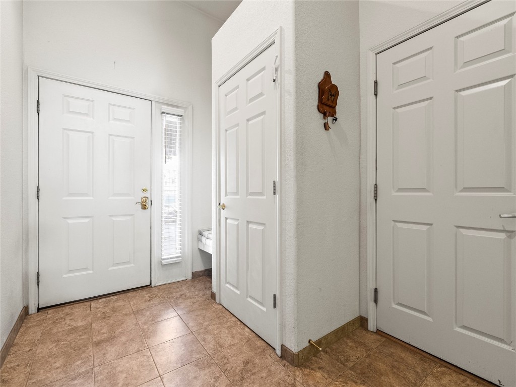 215 S 5th Avenue B Property Photo 10