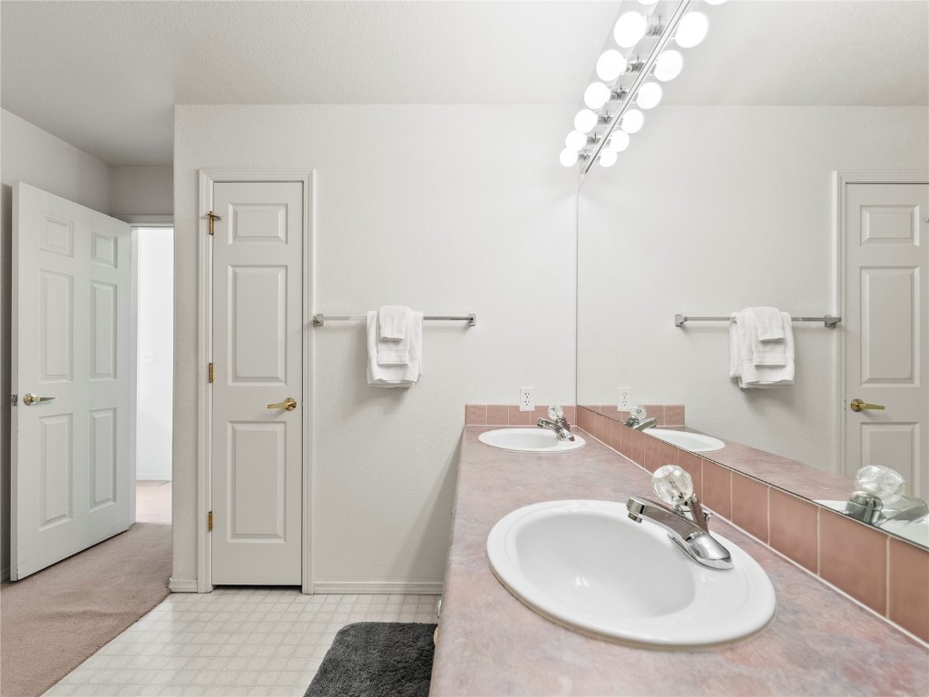 215 S 5th Avenue B Property Photo 20
