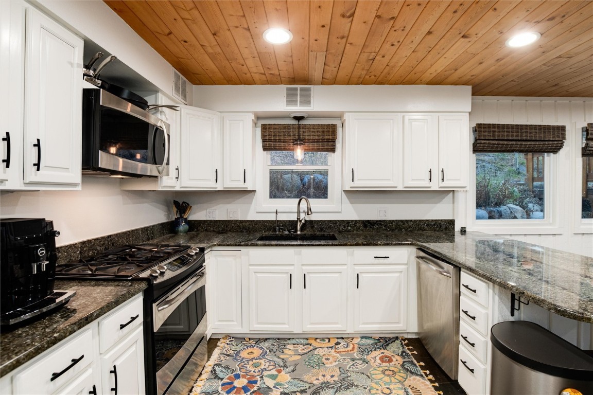 384 Blue Ridge Road Property Photo 6