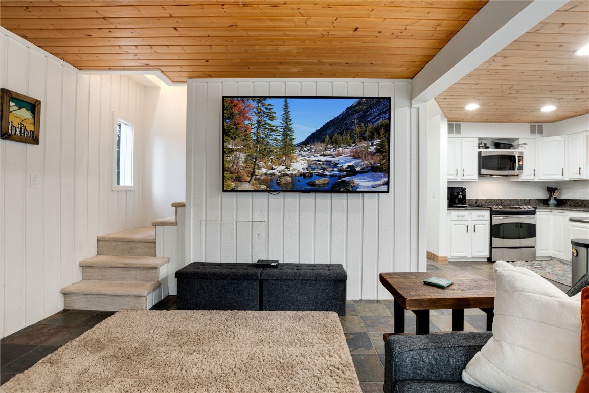 384 Blue Ridge Road Property Photo 16