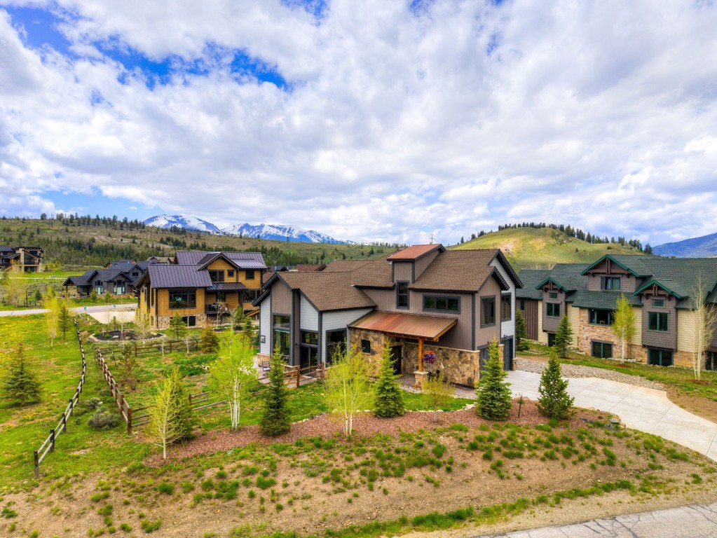 21 Mule Deer Court Property Photo 1