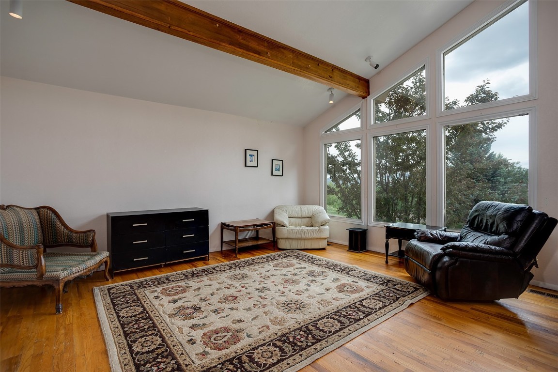 951 Alta Vista Drive Property Photo 3