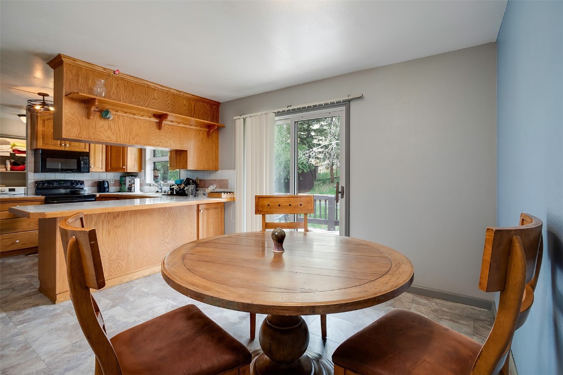 951 Alta Vista Drive Property Photo 8