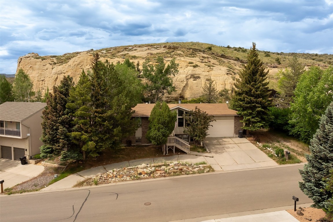 951 Alta Vista Drive Property Photo 16