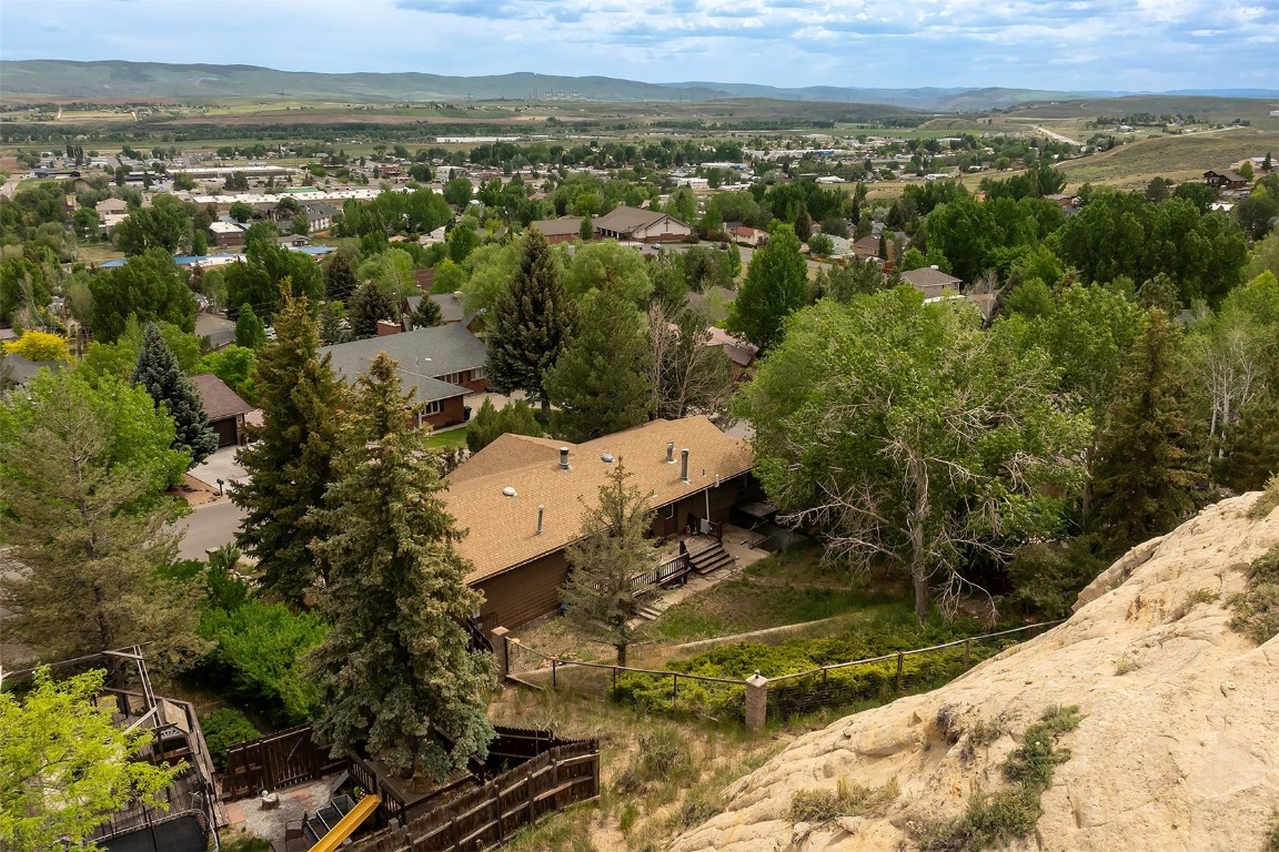 951 Alta Vista Drive Property Photo 17