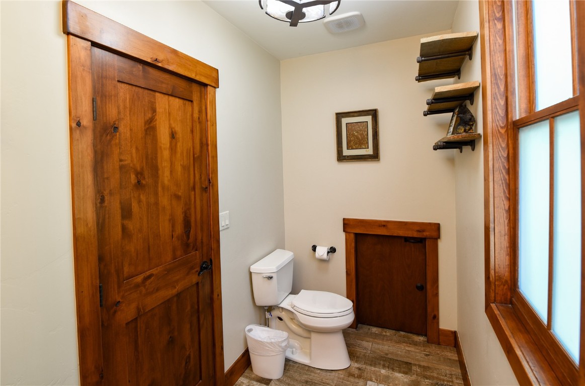 302 N Main Street Property Photo 9