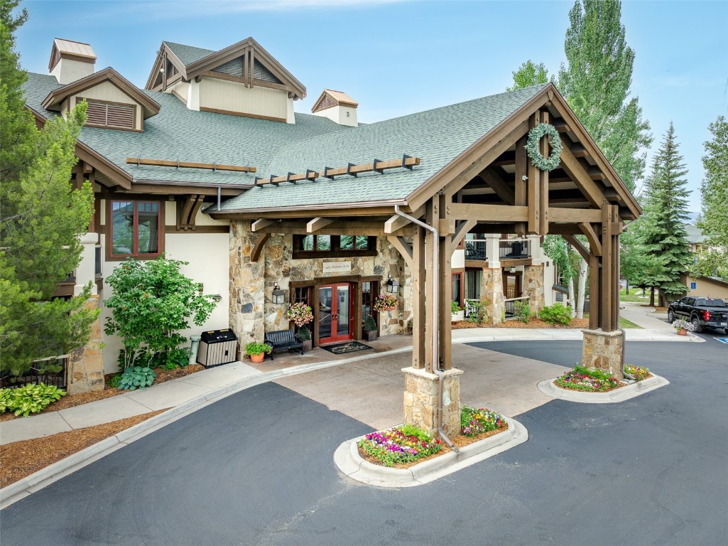 1463 Flattop Circle 302 Property Photo 1