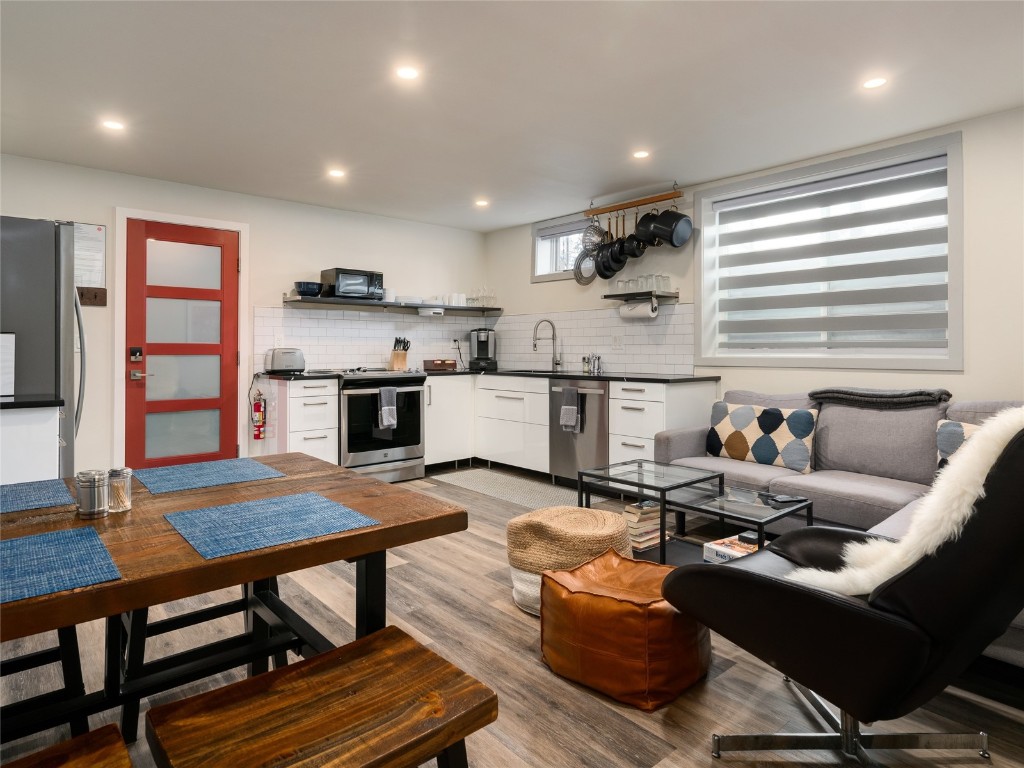 259 6th Street 207 Property Photo 1