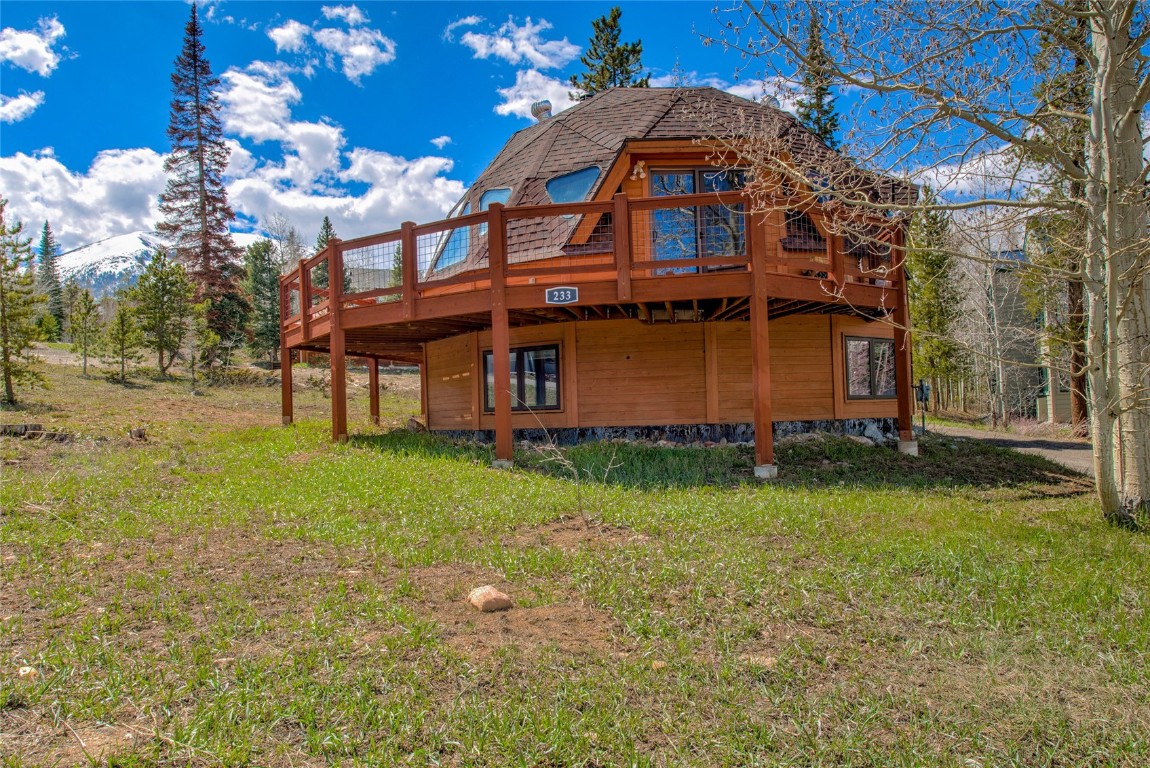 233 Burgundy Circle Property Photo 1