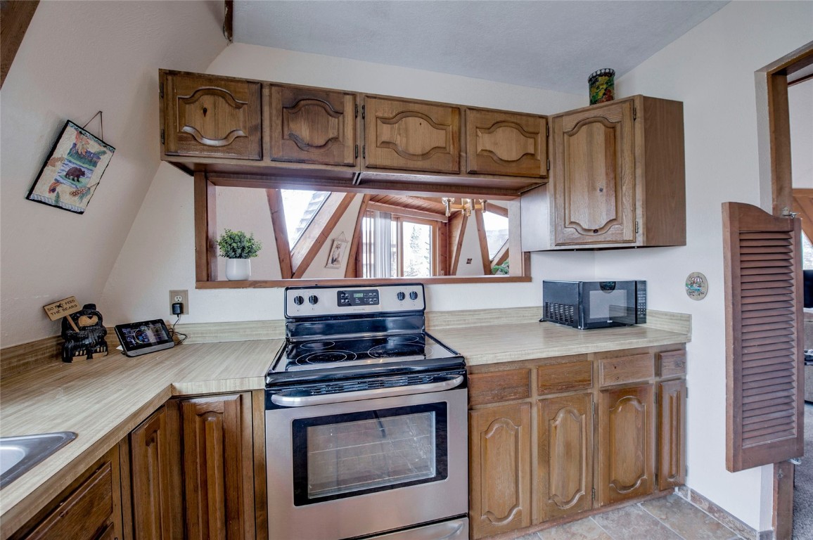 233 Burgundy Circle Property Photo 11